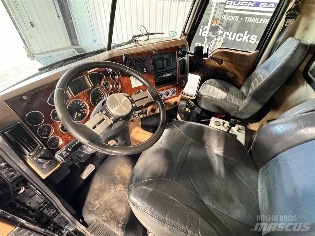 Mack GU713 Грузовики-Самосвалы