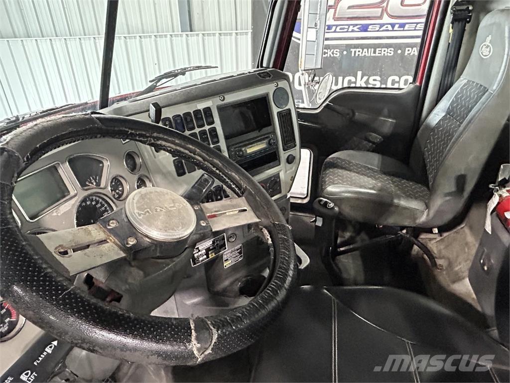 Mack GU713 Седельные тягачи