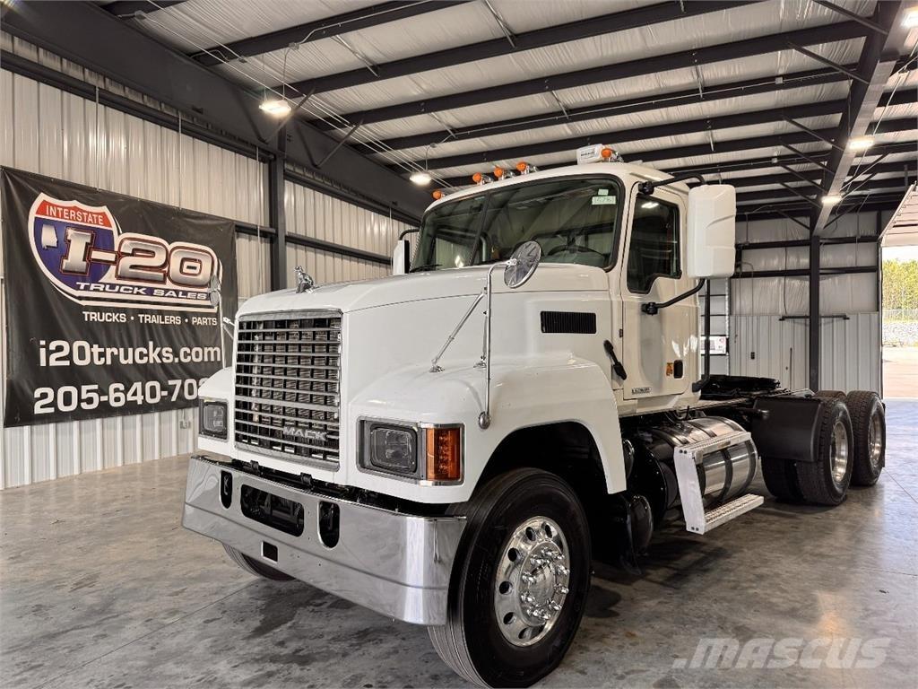 Mack Pinnacle Седельные тягачи