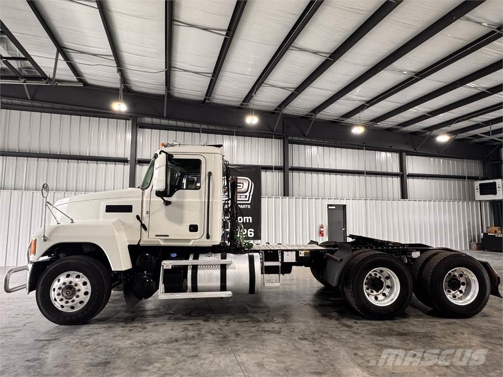 Mack Pinnacle Tractor Units