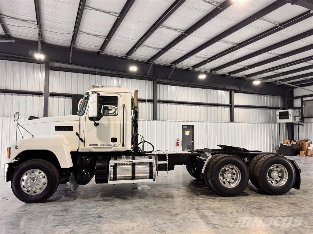 Mack Pinnacle Седельные тягачи