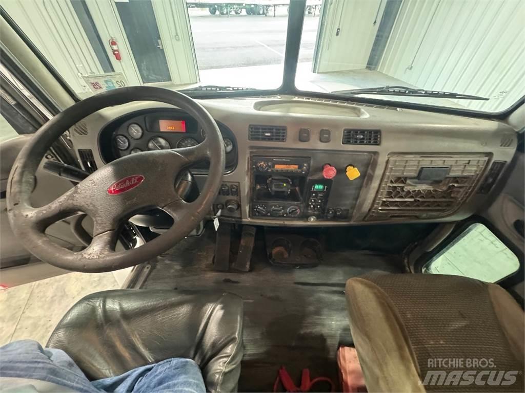 Peterbilt 330 Грузовики-платформы/боковая разгрузка