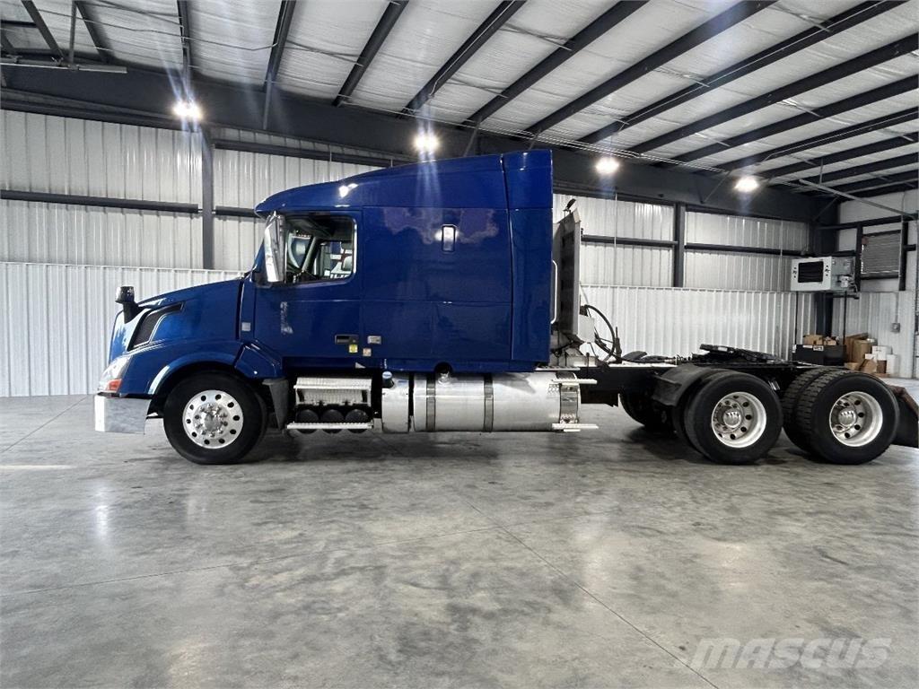 Volvo VNL630 Седельные тягачи