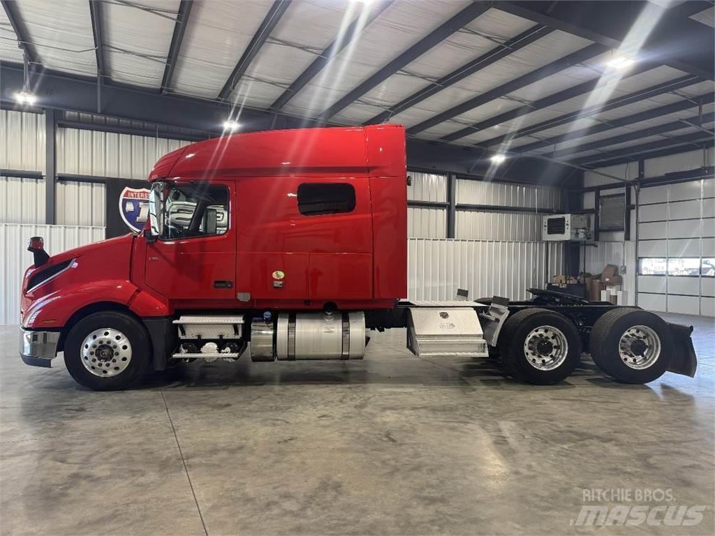 Volvo VNL64T740 Седельные тягачи