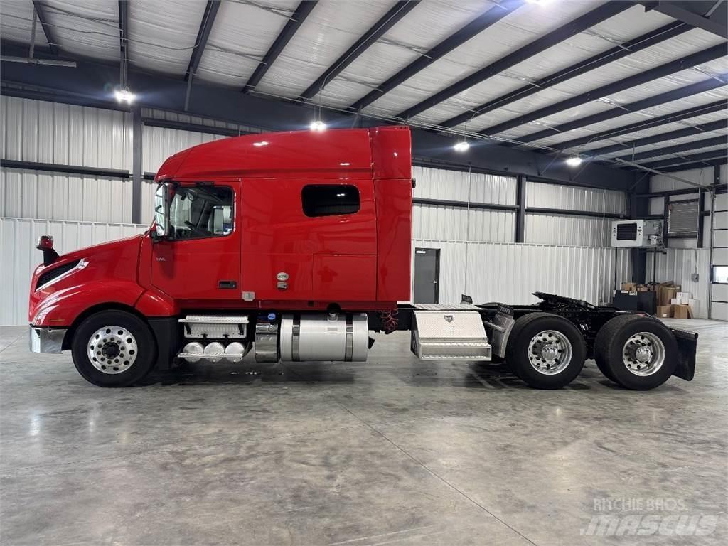 Volvo VNL64T740 Седельные тягачи
