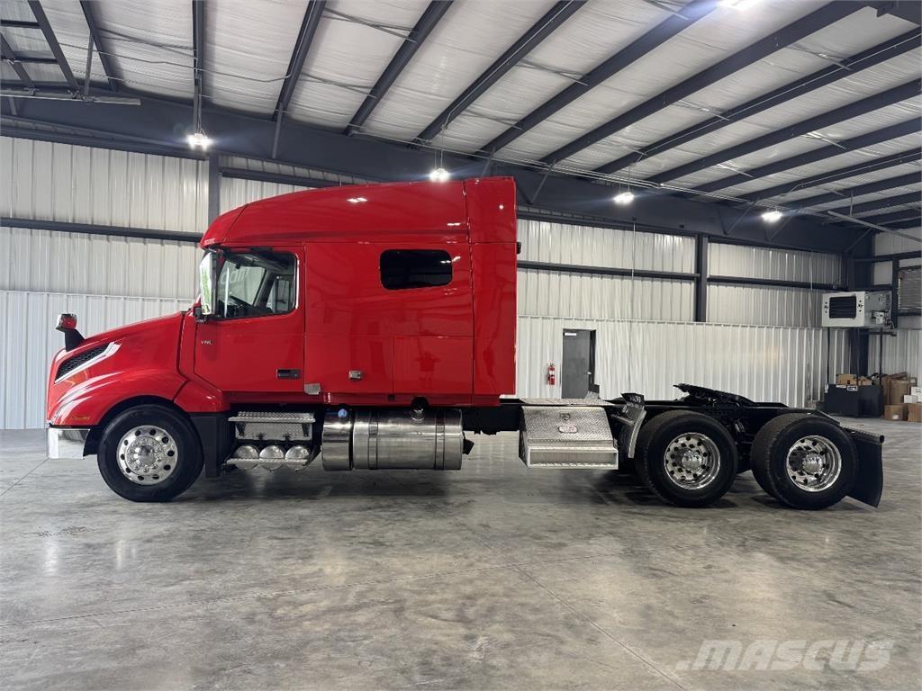 Volvo VNL64T740 Седельные тягачи