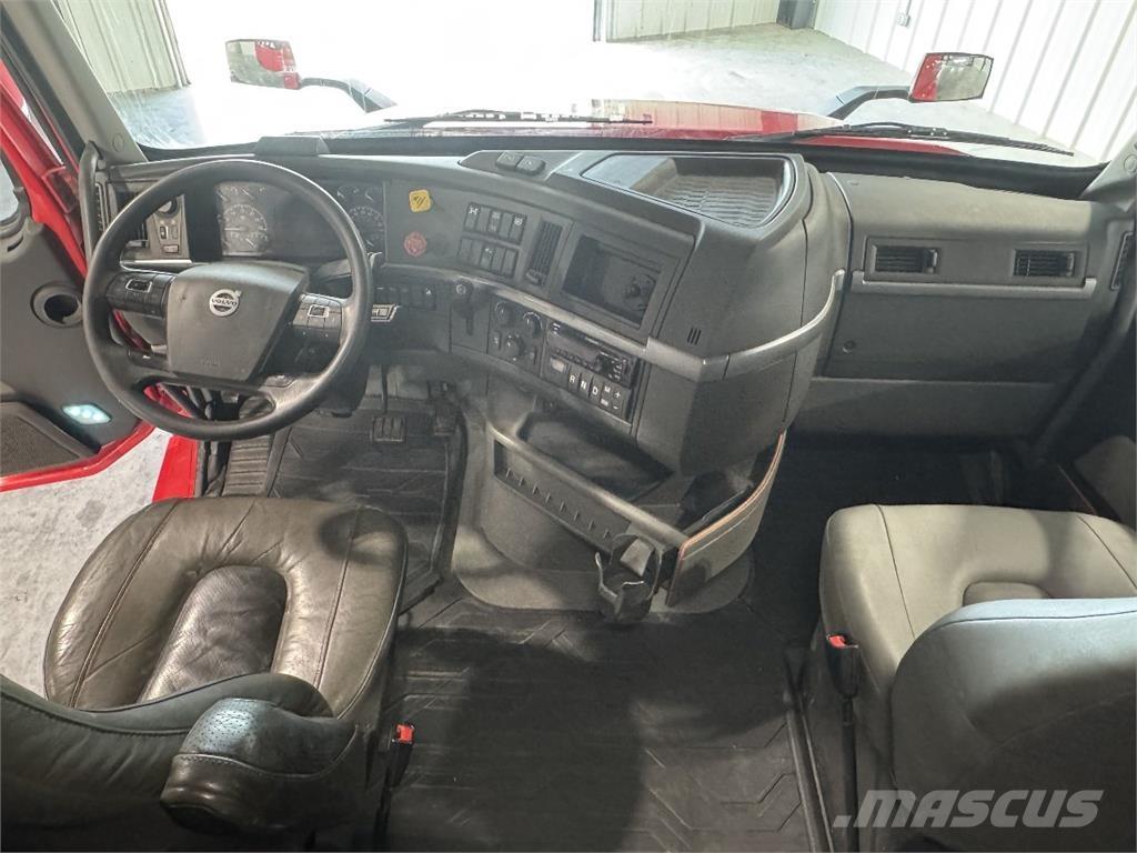 Volvo VNL64T740 Седельные тягачи