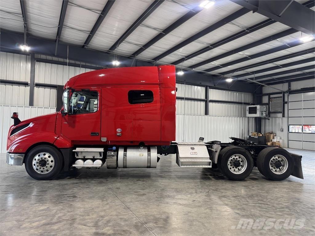Volvo VNL64T740 Седельные тягачи