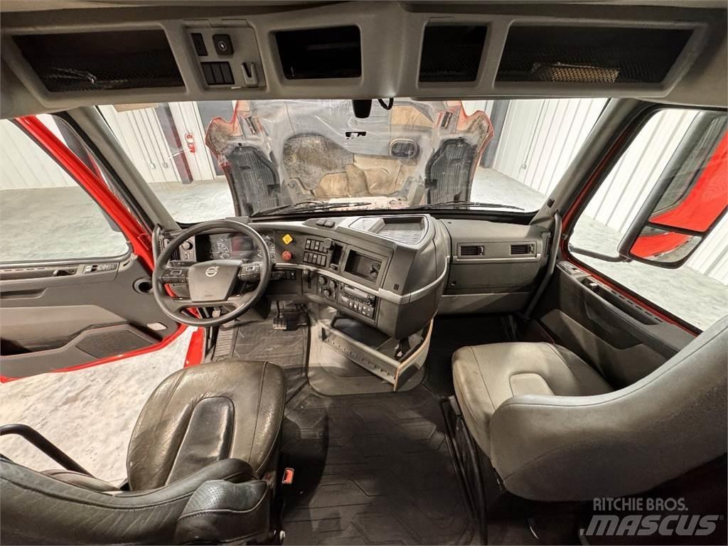 Volvo VNL64T740 Седельные тягачи