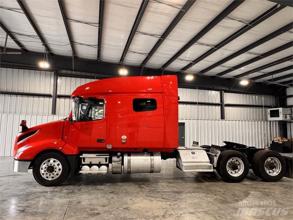 Volvo VNL64T740 Седельные тягачи