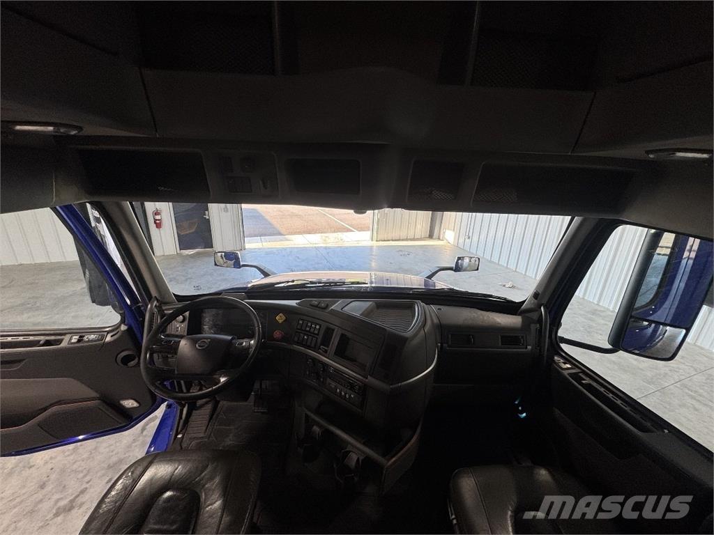 Volvo VNL860 Седельные тягачи