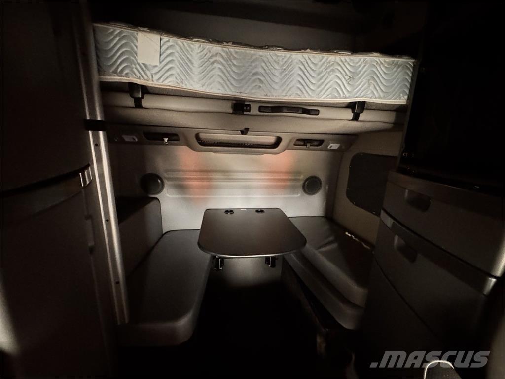 Volvo VNL860 Седельные тягачи