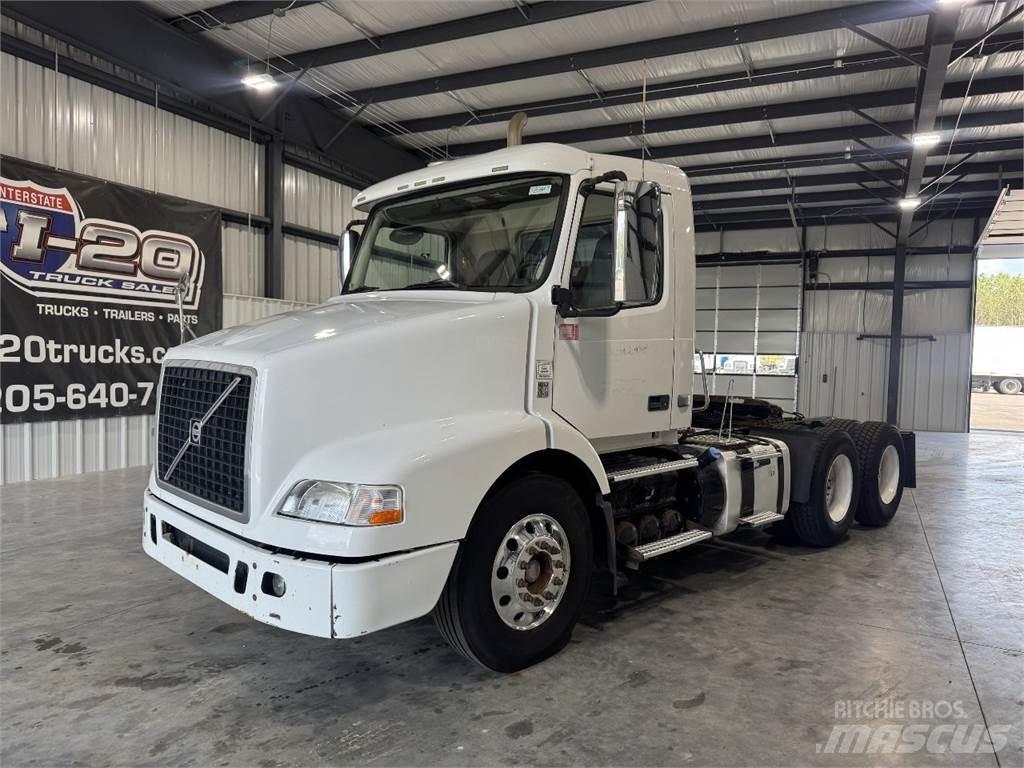 Volvo VNM Седельные тягачи