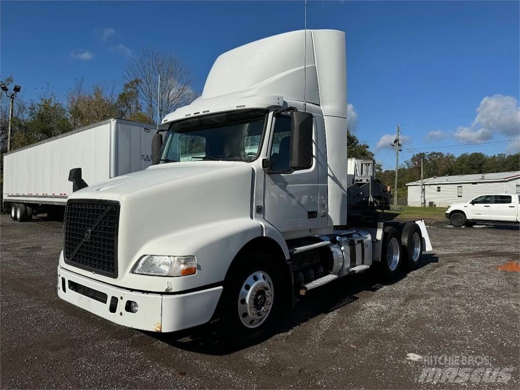 Volvo VNM64T200 Седельные тягачи
