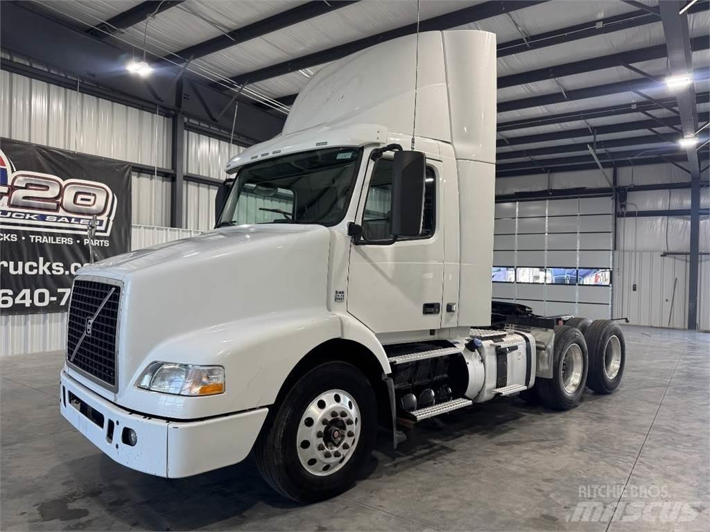 Volvo VNM64T200 Седельные тягачи