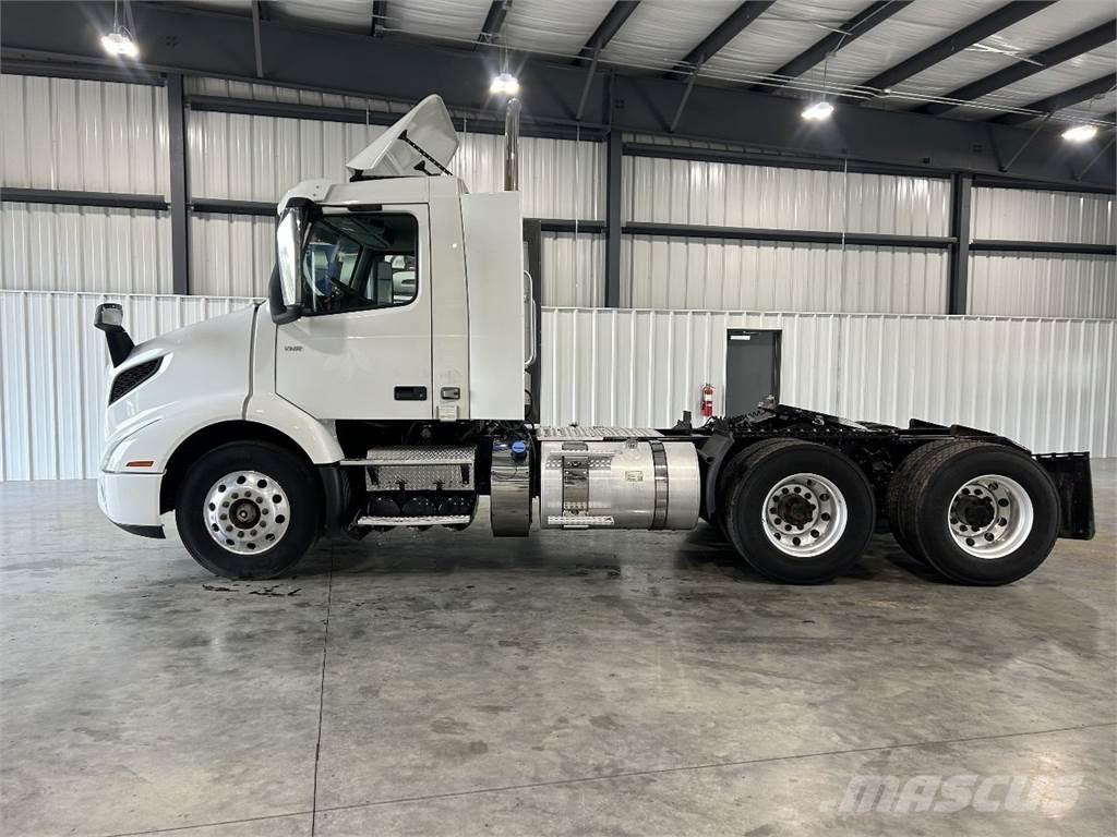 Volvo VNR64T300 Седельные тягачи