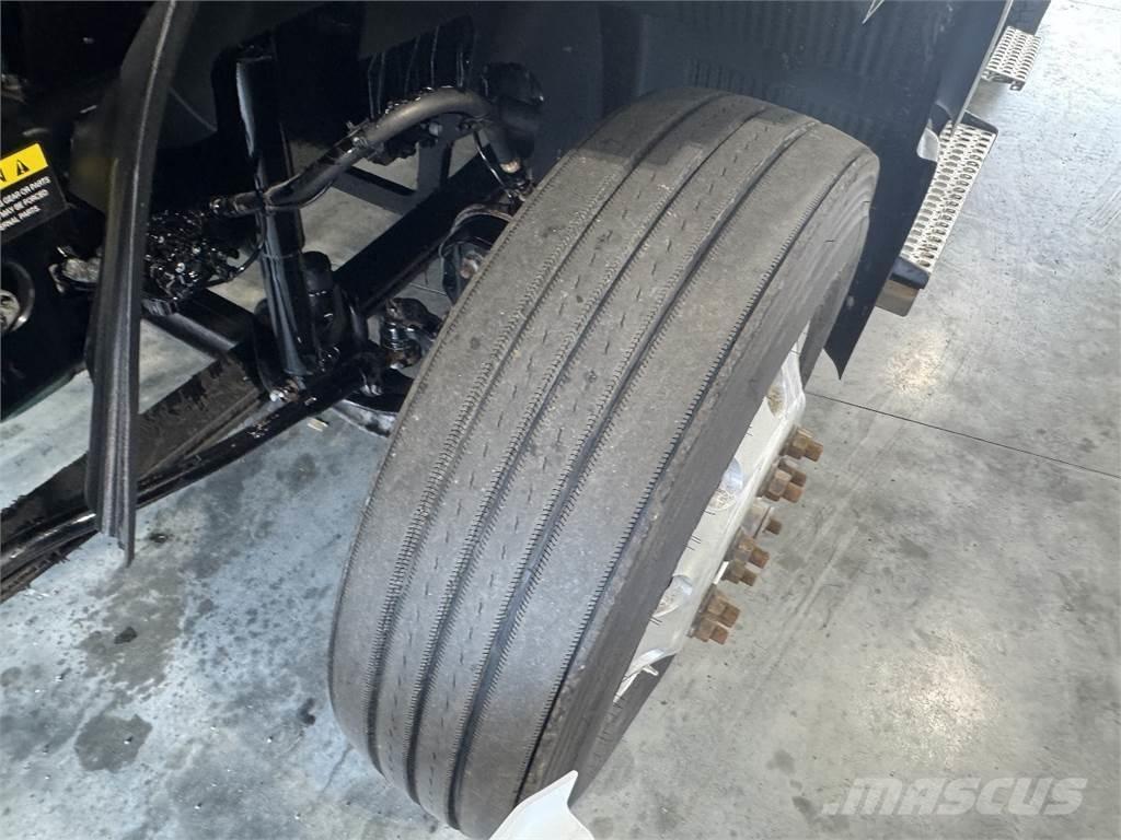 Volvo VNR64T300 Седельные тягачи