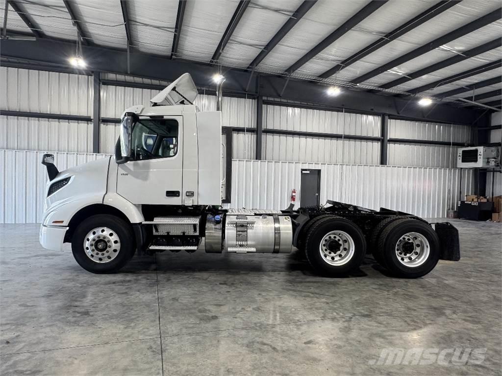 Volvo VNR64T300 Седельные тягачи