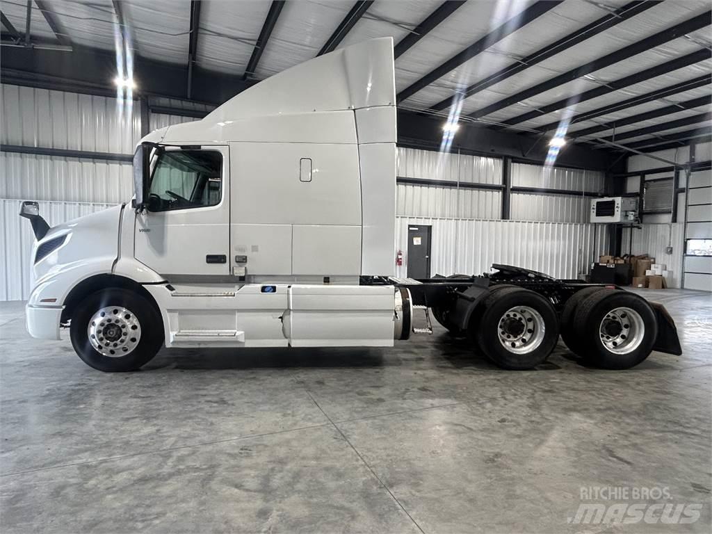 Volvo VNR64T640 Седельные тягачи