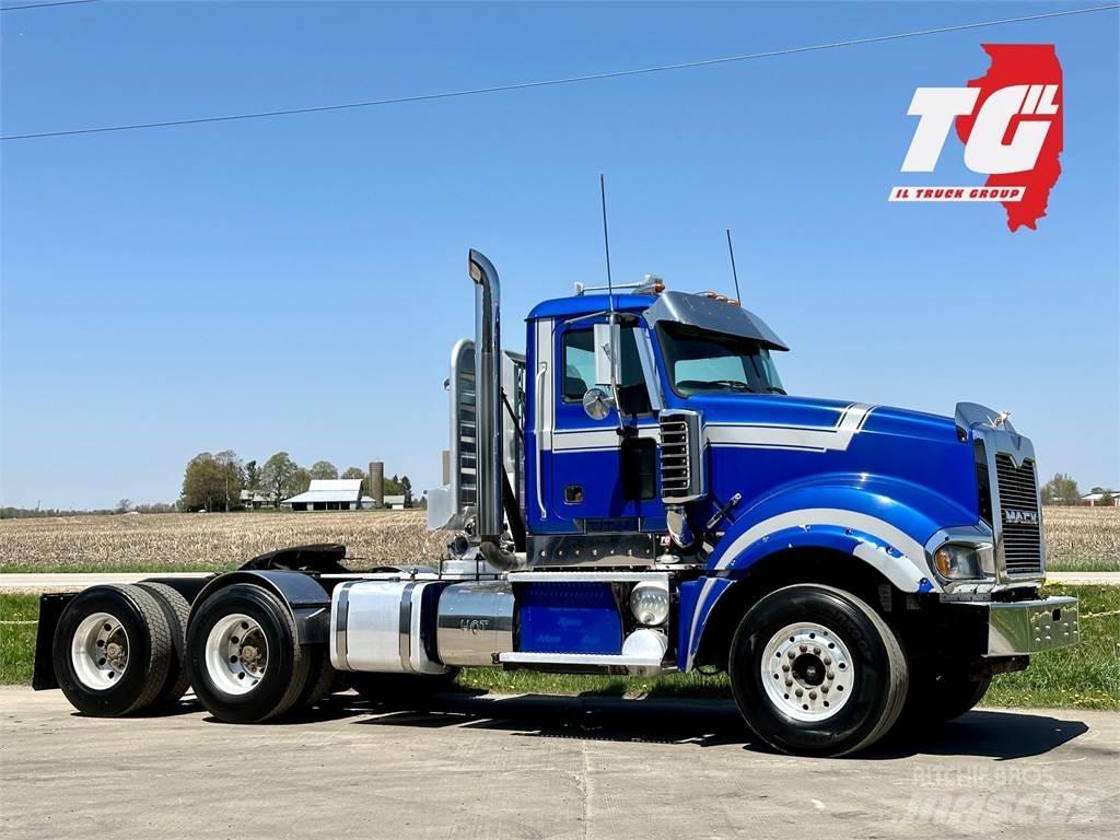 Mack Titan TD713 Седельные тягачи