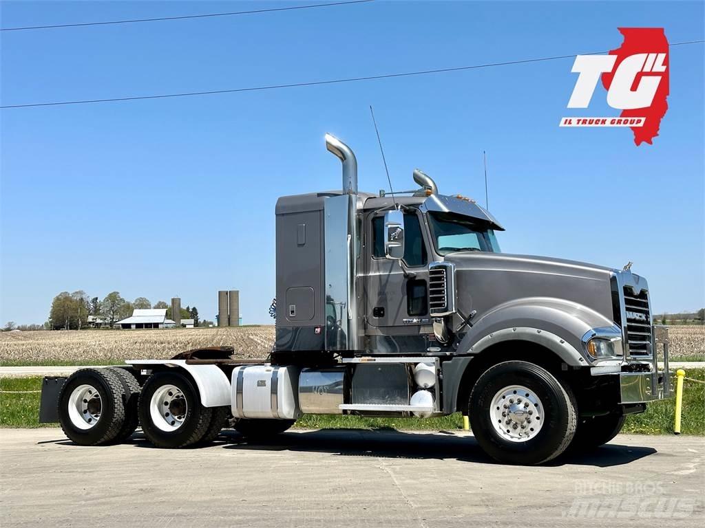 Mack Titan TD713 Седельные тягачи