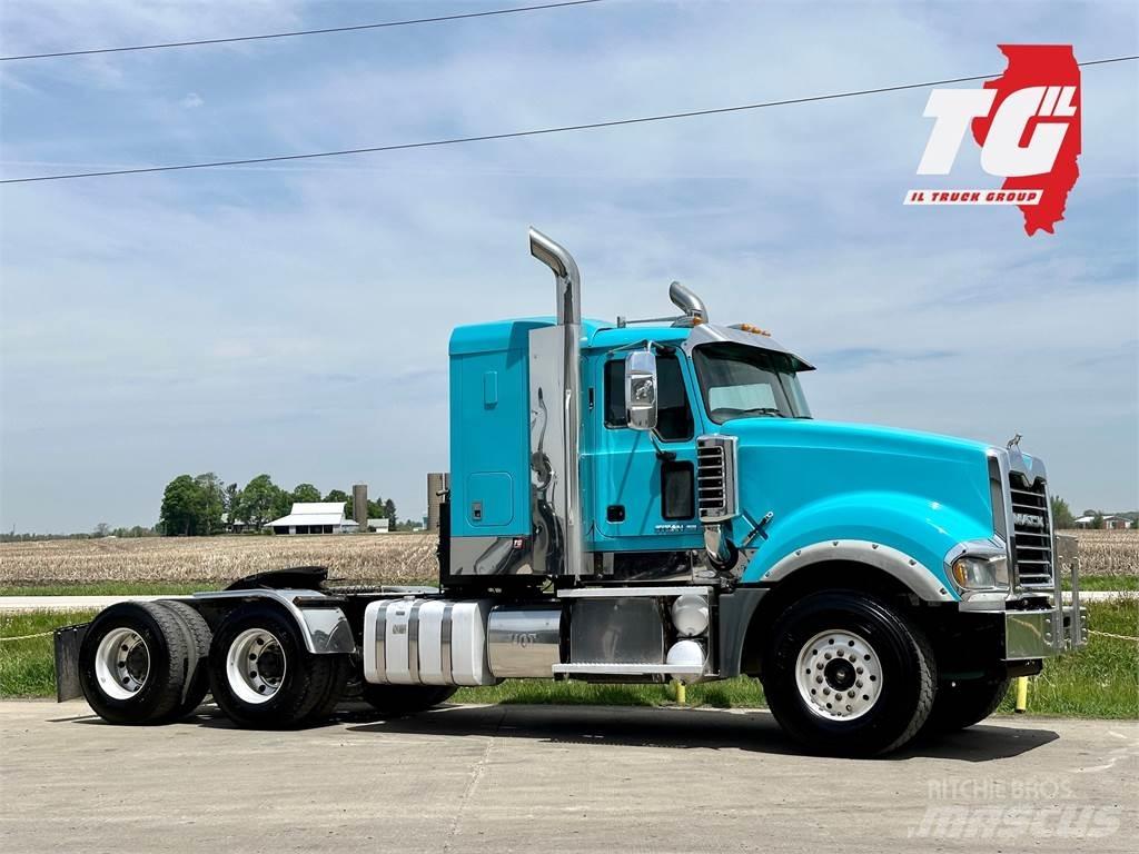 Mack Titan TD713 Седельные тягачи