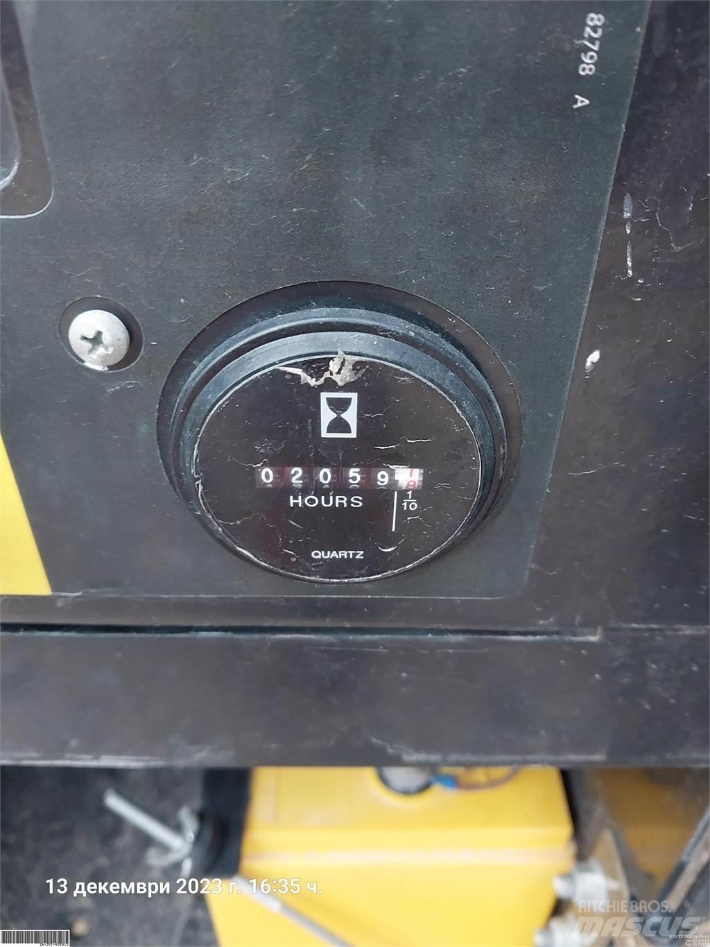 Genie GS4390RT Ножничные подъемники
