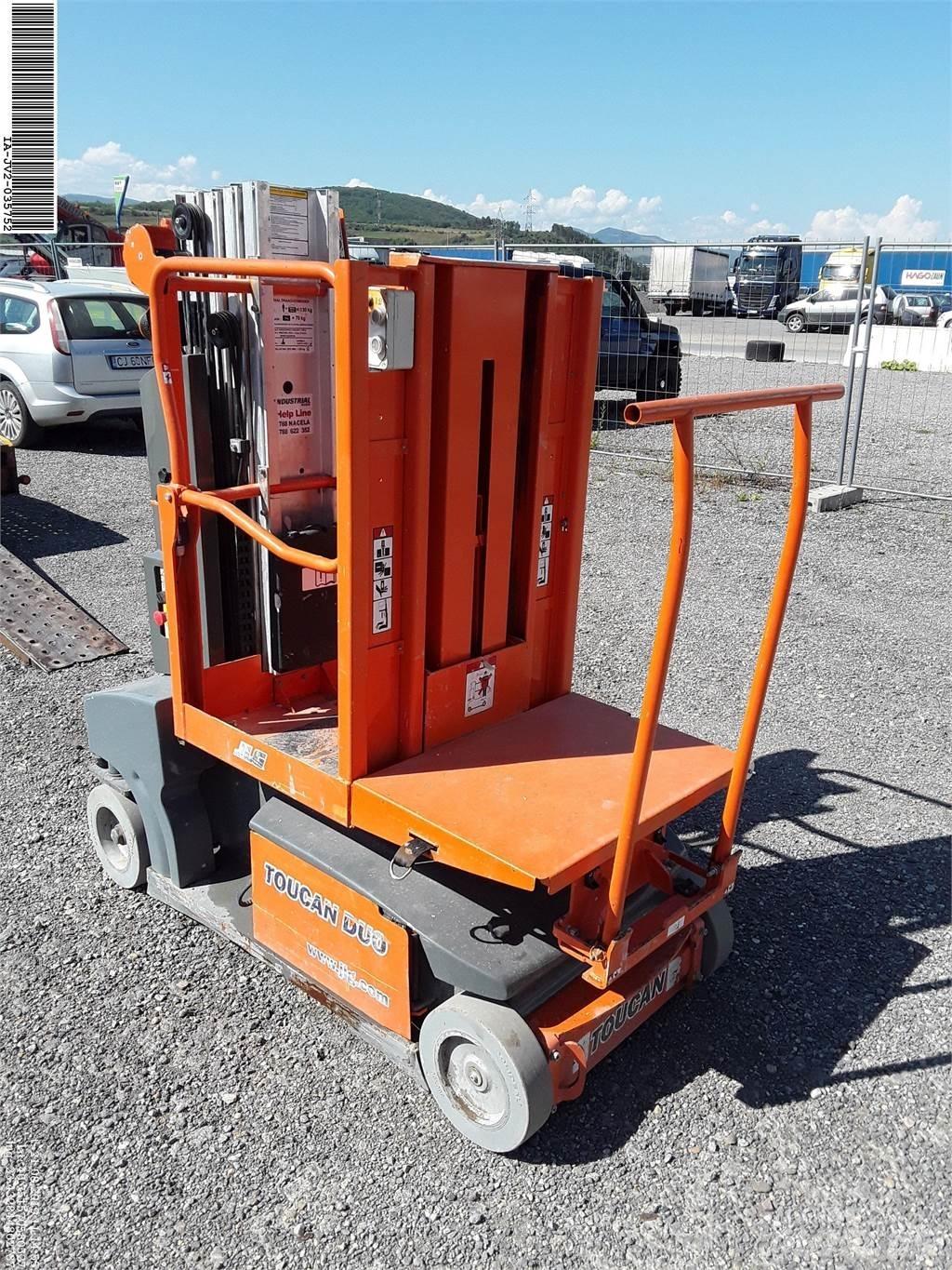 JLG Toucan duo Вертикальные мачтовые подъемники
