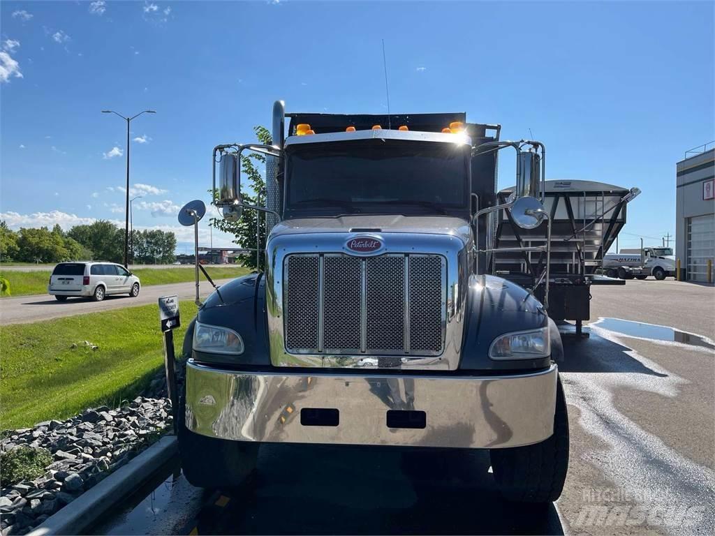Peterbilt 348 Грузовики-Самосвалы