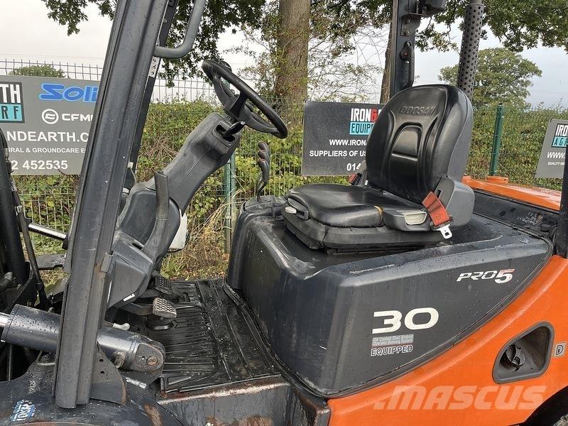 Doosan D30S-5 Другие складские механизмы