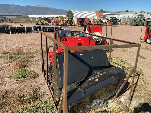 AGT SDA-140T Гусеничные фронтальные погрузчики