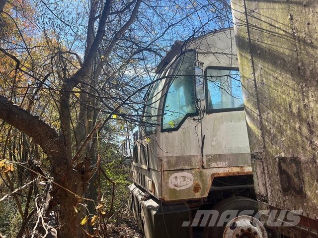 Autocar  Терминальные тягачи