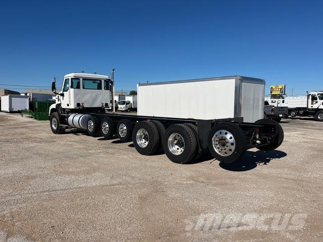 Autocar DC64 Кабины