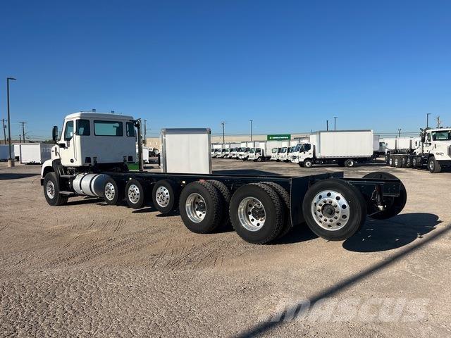 Autocar DC64 Кабины