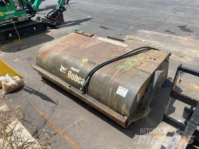 Bobcat 72 Вакуумные уборочные машины