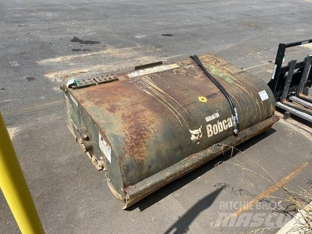 Bobcat 72 Вакуумные уборочные машины