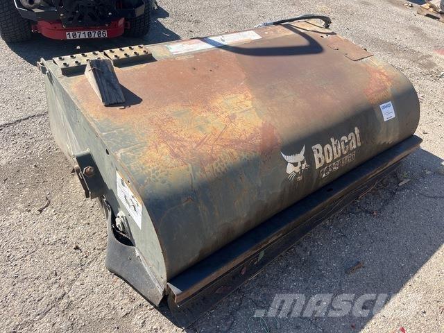 Bobcat 72 Вакуумные уборочные машины