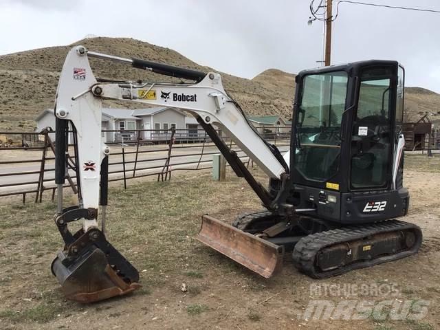 Bobcat E32i Гусеничные экскаваторы