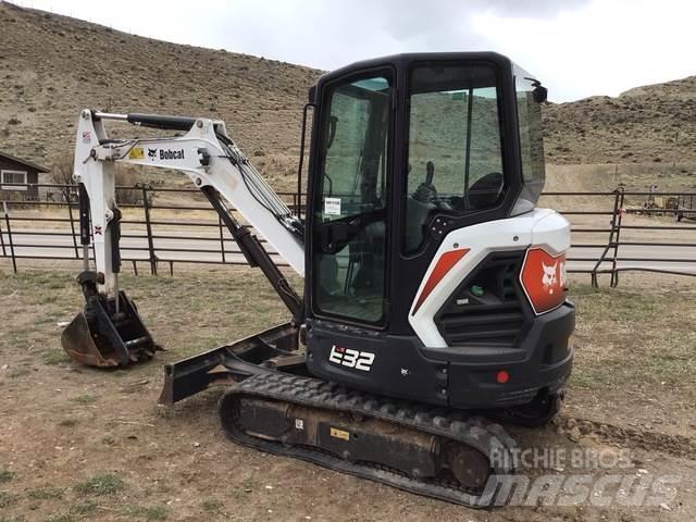 Bobcat E32i Гусеничные экскаваторы