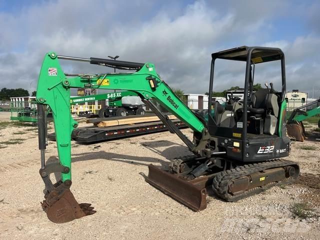 Bobcat E32I Гусеничные экскаваторы