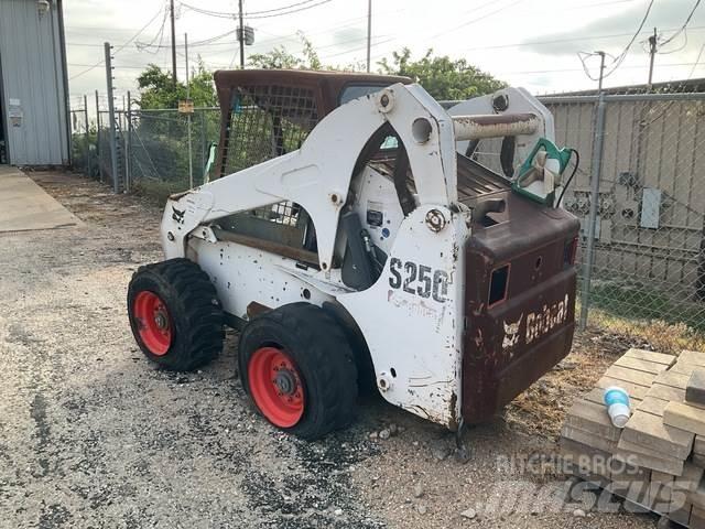 Bobcat S250 Мини-погрузчики