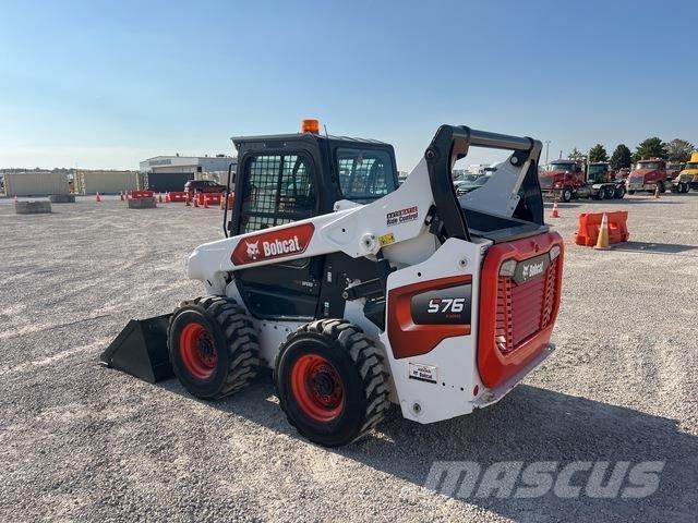 Bobcat S76 Мини-погрузчики