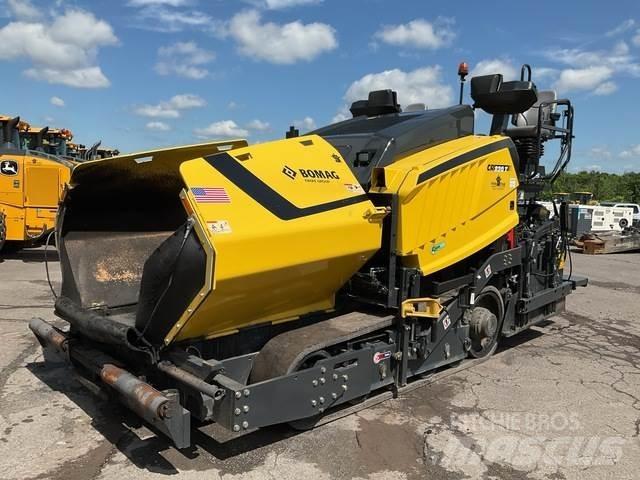 Bomag CR-820T Асфальтоукладчики