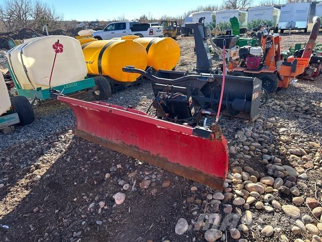 Boss  Снежные отвалы и плуги