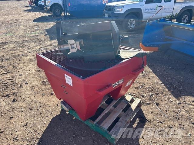 Boss  Пескоразбрасыватели