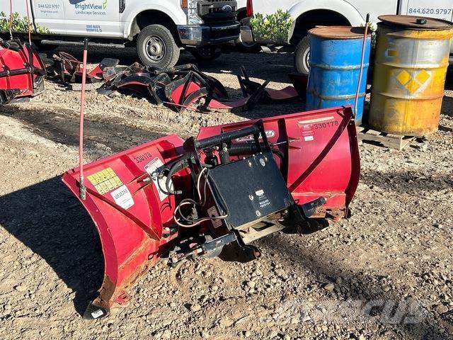 Boss XT Снежные отвалы и плуги