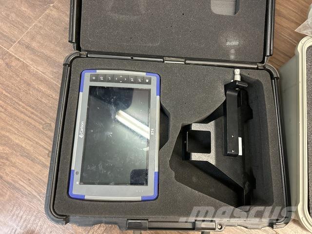 Carlson  Строительная техника - Другие