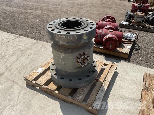  Casing Head Строительная техника - Другие