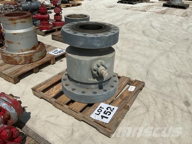  Casing Head Строительная техника - Другие