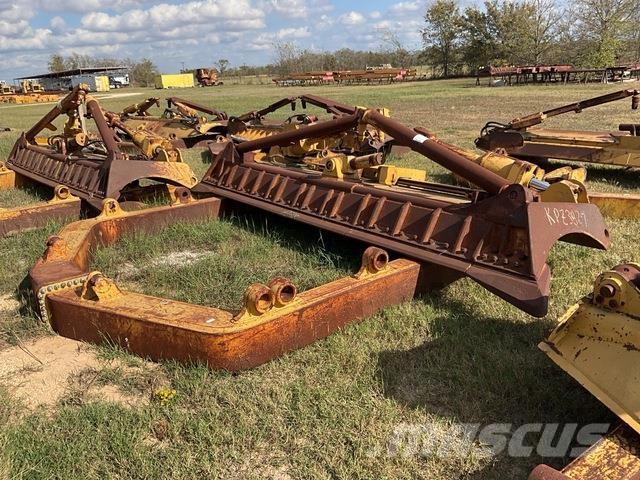 CAT  Бульдозерные отвалы